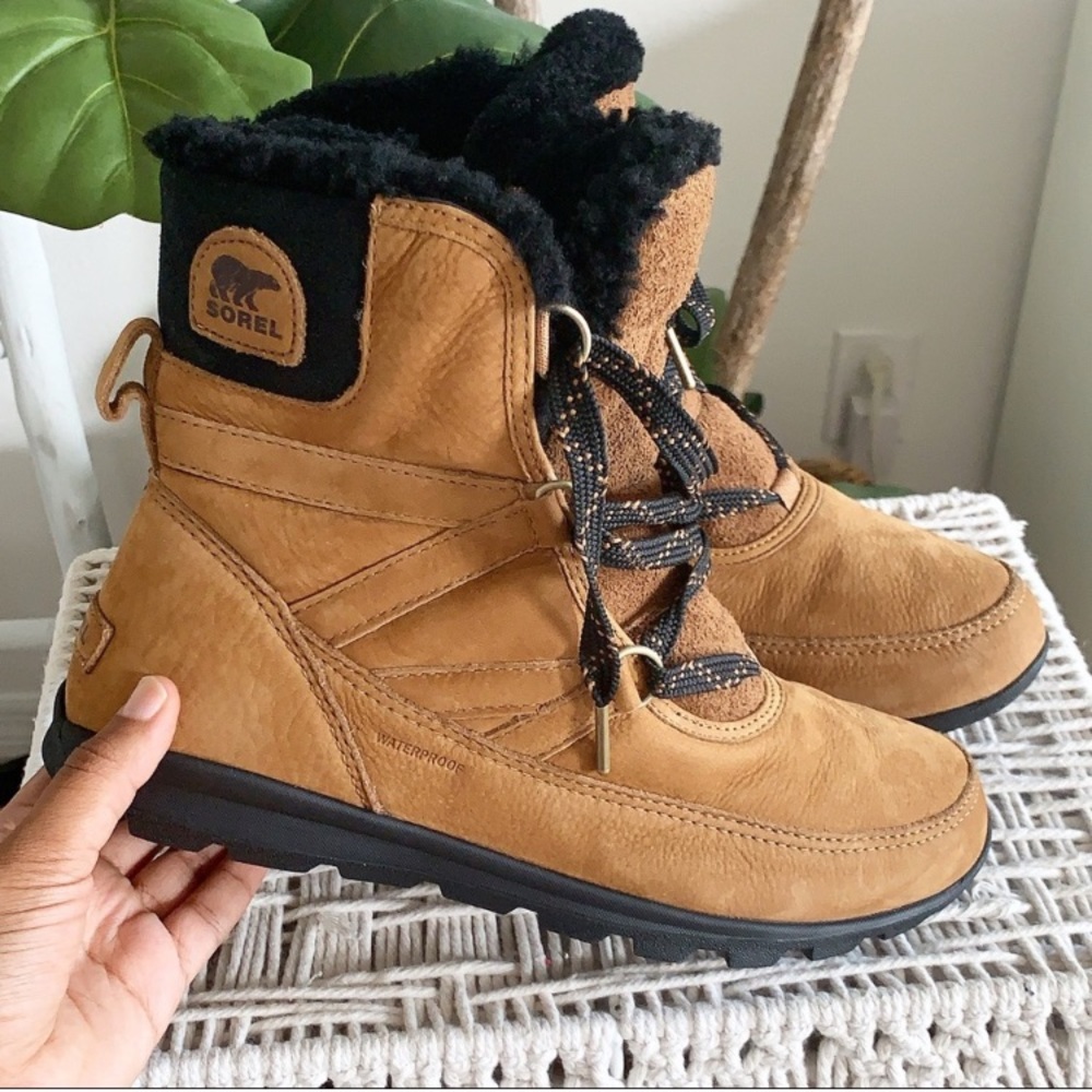 Sorel Whitney Short Lace Boots NWOT